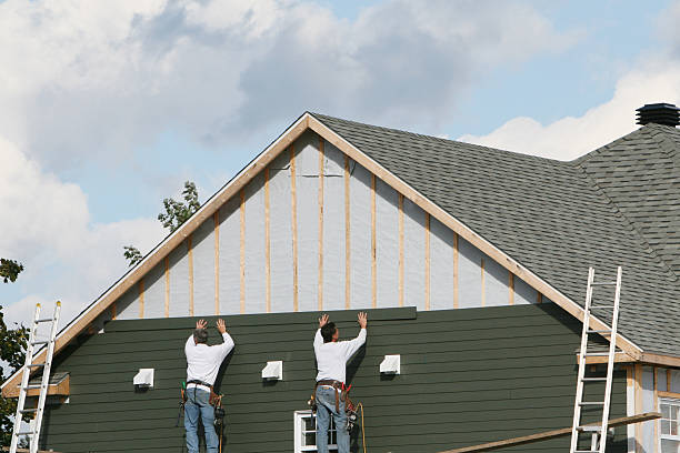 Professional Siding technician working in Georgetown, PA